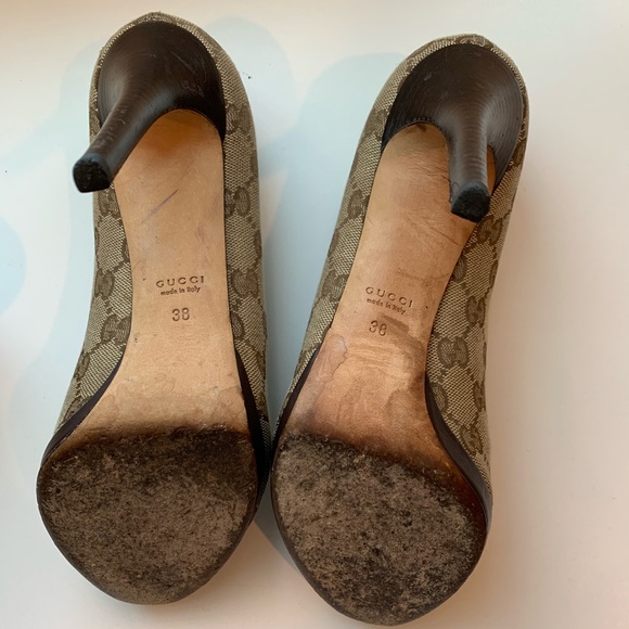 SOLD Gucci classics heels - Picture 4 of 5